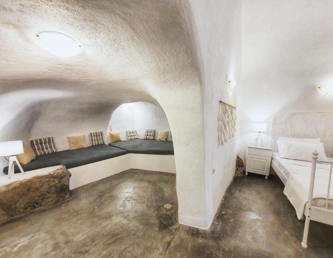 Navita Cave Houses ثيرا المظهر الخارجي الصورة