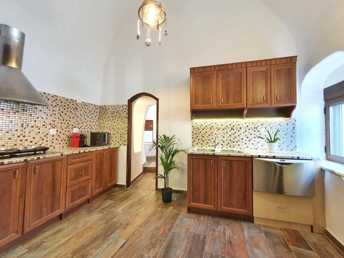 Navita Cave Houses ثيرا المظهر الخارجي الصورة